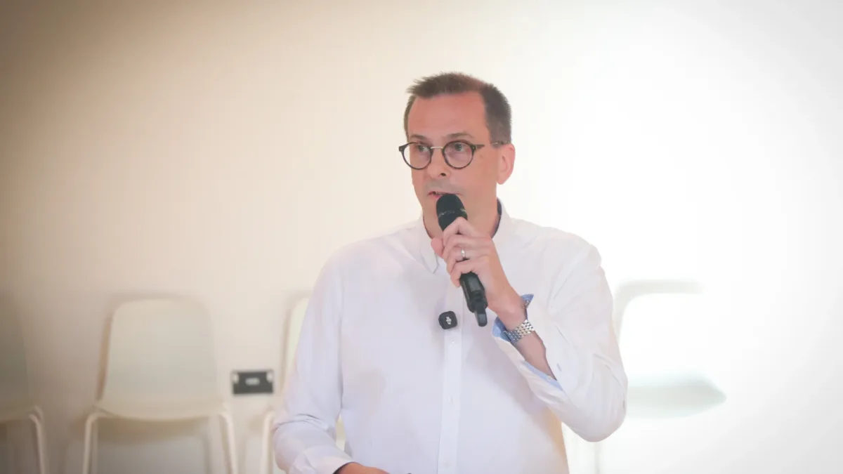 Ralph Varcoe explores the future of AI with Wimbledon High School students
